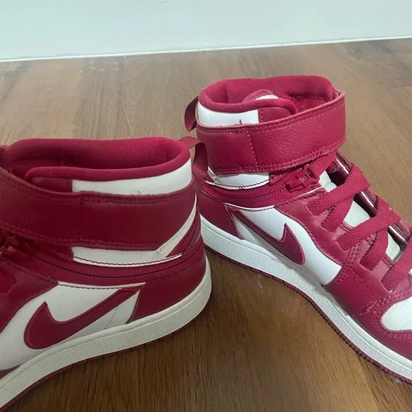 nike jordans with zipper - Picture 3 of 4